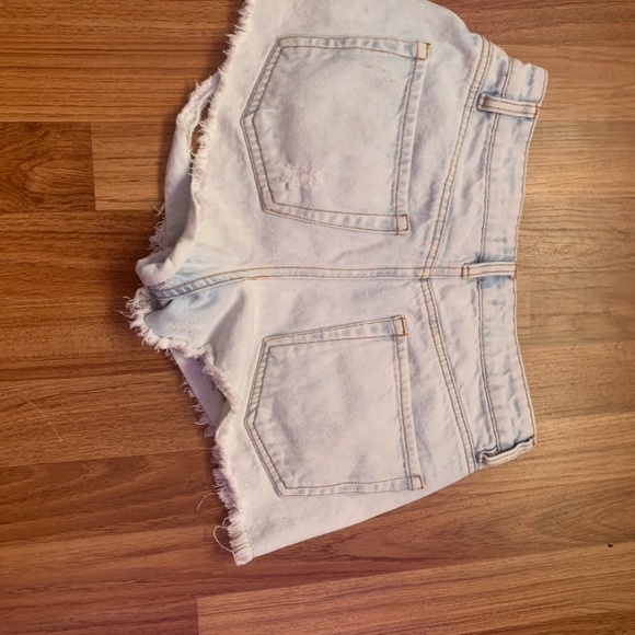 Shorty Shorts - Picture 2 of 3